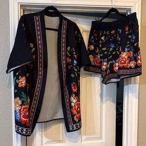 SHEIN Black Floral Print Women's Shorts